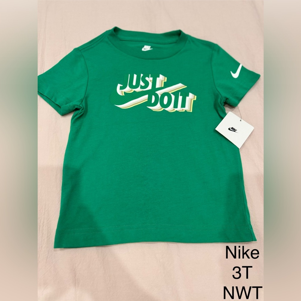 Nike Kids Green 'Just Do It' Graphic Tee